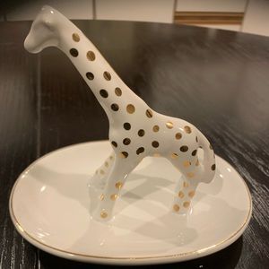 Giraffe ring holder